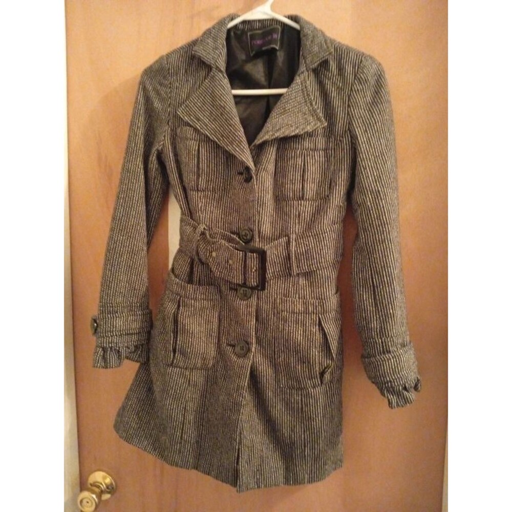 Forever 21 knee length trench coat. Size S/P
